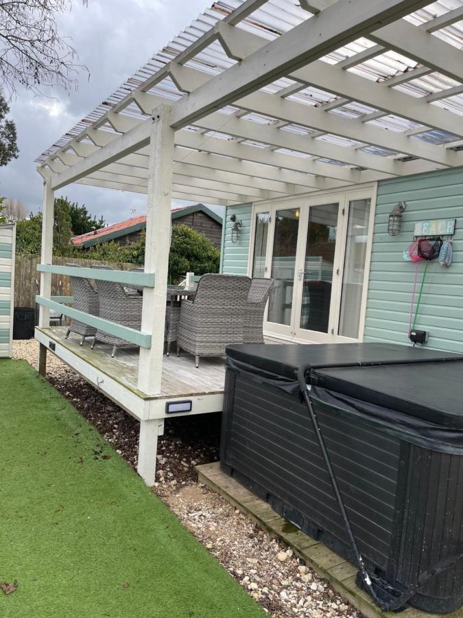 Den Of Joy Humberston Fitties Sleeps 6,Hot Tub,Log Burner Cleethorpes Exterior foto